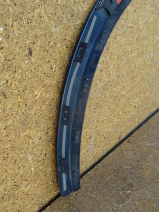 Q3 8U S-LINE Etu Oikea Lokasuoja 8U0853718A LX5L image 5