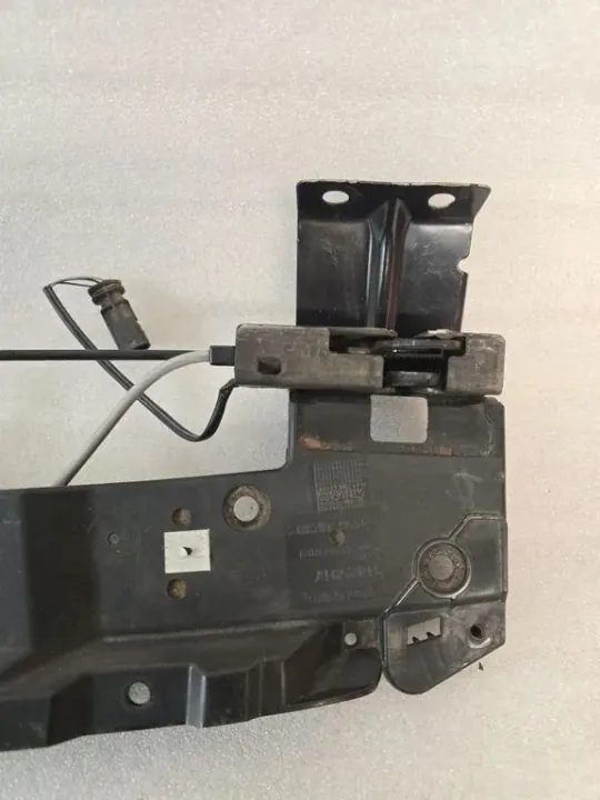 Volvo XC90 Frontstoßstangen-Verstärkung OEM 31425917 image 7