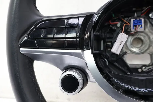 Maserati Grecale GT Multifunktionsratt OEM 6702698550 image 3