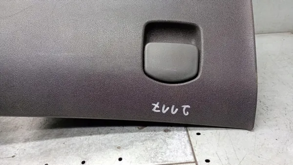 Handskfack Opel Corda D OEM 13205097 - Begagnad image 3