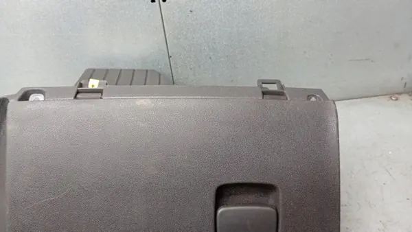 Handskfack Opel Corda D OEM 13205097 - Begagnad image 4