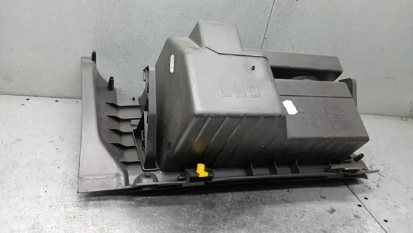 Handskfack Opel Corda D OEM 13205097 - Begagnad image 5