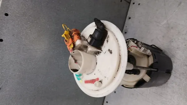 Bomba de combustível Fiat Punto II 99-03 1.2B 51709816 image 2