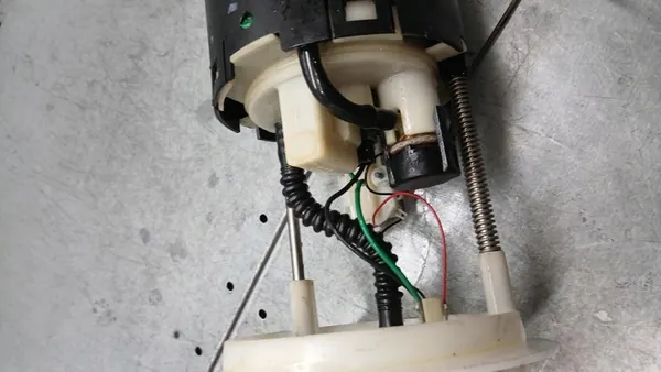 Bomba de combustível Fiat Punto II 99-03 1.2B 51709816 image 6