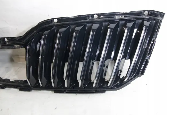 Upper Grill for Skoda Superb III 2015-2019 OEM image 3