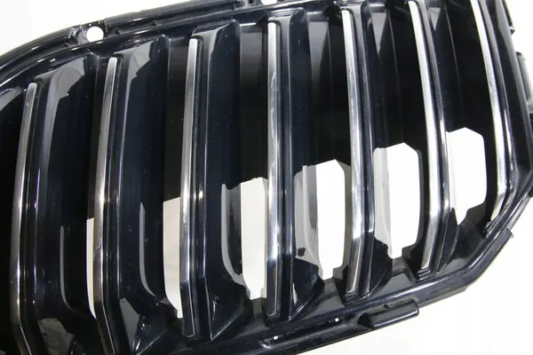 Upper Grill for Skoda Superb III 2015-2019 OEM image 5