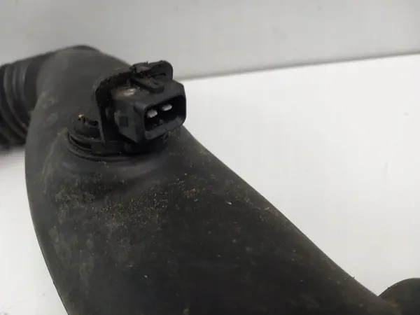 BMW 520D E60 2.0D Intercoolerrör image 5