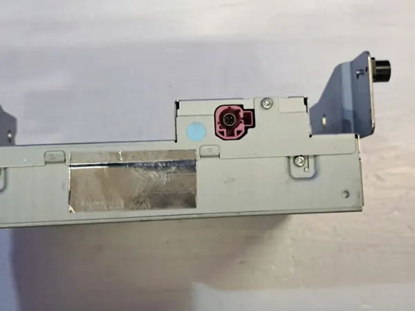 Jaguar XE CD-byttare OEM FW9311B608AD - Begagnad image 4