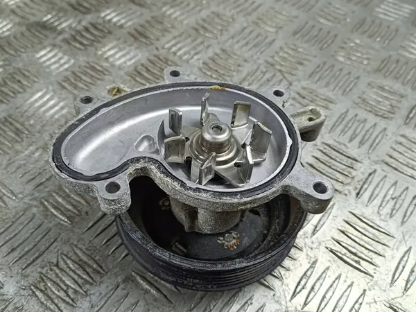 Pompe à eau Toyota GR 86 2024 240308 image 3