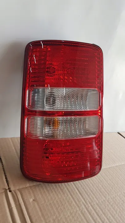 Luz trasera izquierda VW Caddy III 10-15 image 3