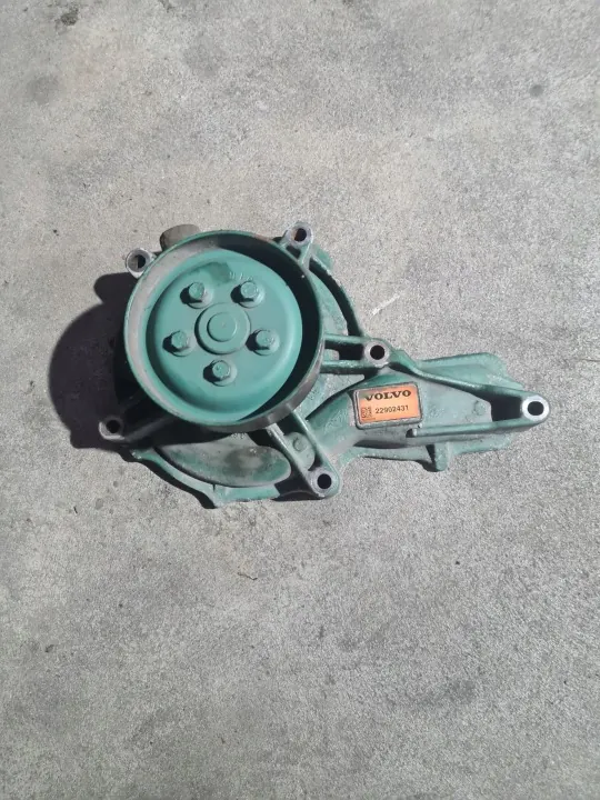 Pompe à eau OEM 22902431 pour Volvo FH16 D16K Euro 6 image 2