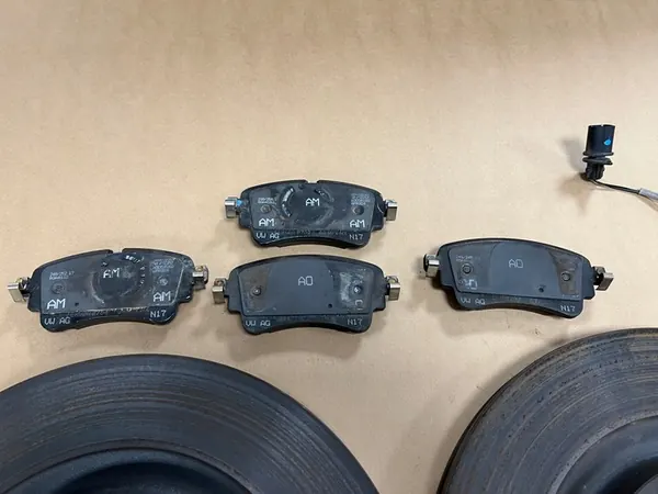 AUDI Q5 80A Discos e Pastilhas de Freio Traseiros 330 mm OEM image 3