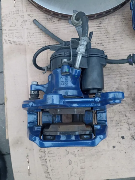 Bremsen-Satz BMW X6 G06 OEM 6887397 - 8850km image 4