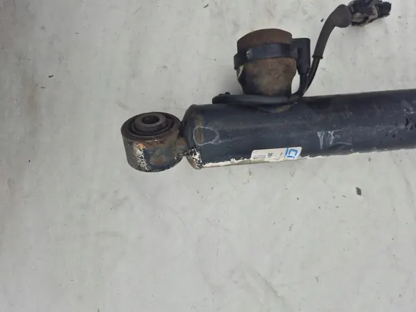 Amortizzatore posteriore sinistro Opel Astra J image 2