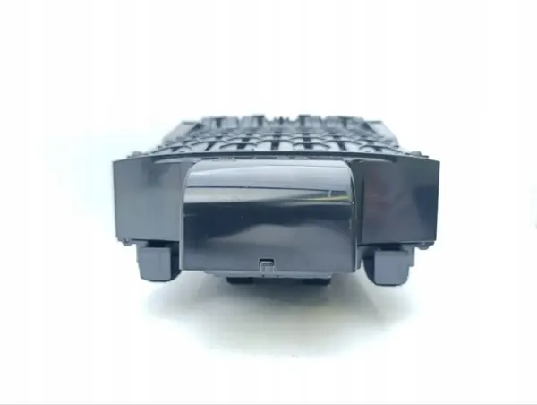 Mercedes tunnelopbergdoos OEM A2976809706 - Gebruikt image 5