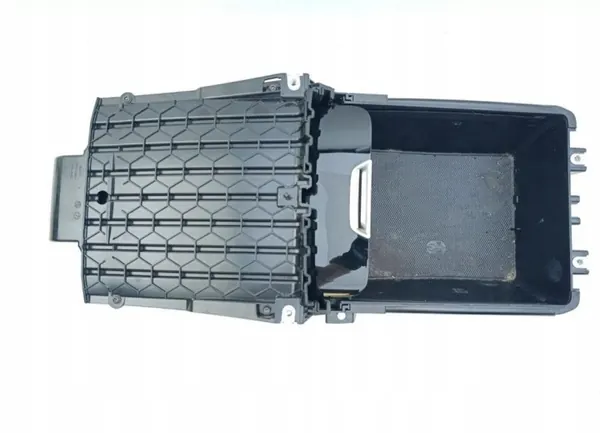 Mercedes tunnelopbergdoos OEM A2976809706 - Gebruikt image 6