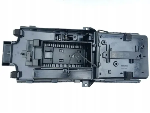 Mercedes tunnelopbergdoos OEM A2976809706 - Gebruikt image 7