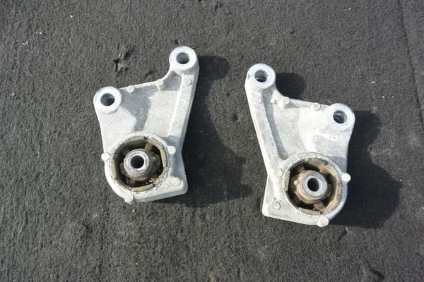 MAZDA CX-9 II TC 16- Support de Différentiel Arrière image 6