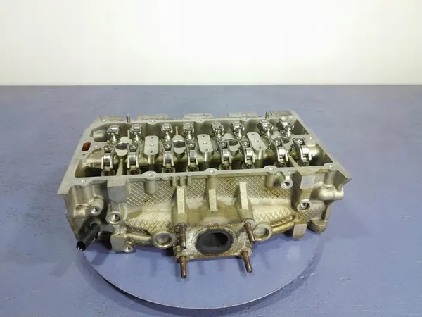 SKODA OCTAVIA III 1.4 TSI Motor Cilinderkop 04E103064F image 3