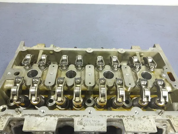 SKODA OCTAVIA III 1.4 TSI Motor Cilinderkop 04E103064F image 5