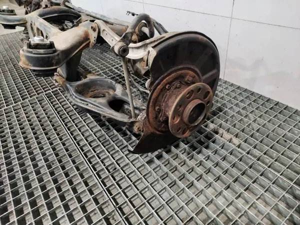 OEM 2123501901 Hinterachsschwinge Mercedes E-Klasse W212 image 6