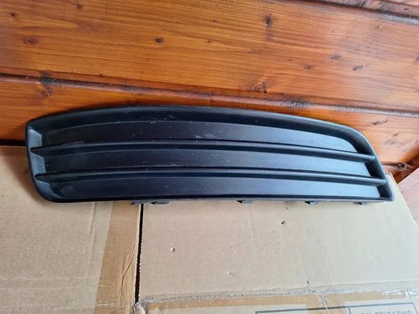 Rejilla de parachoques delantero derecha Audi A3 8P0 image 2