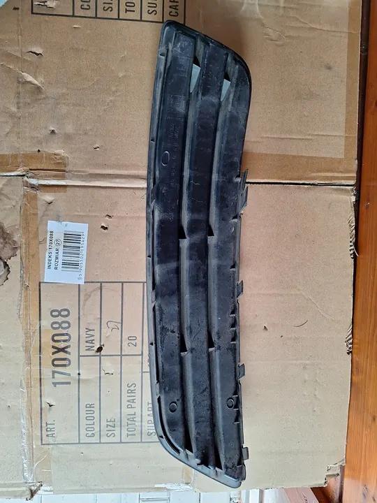 Rejilla de parachoques delantero derecha Audi A3 8P0 image 4