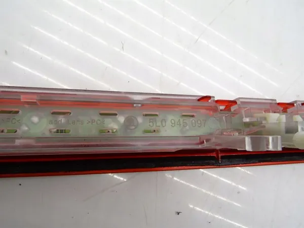 Feu Stop OEM 5L0945097 pour Skoda Yeti I image 5