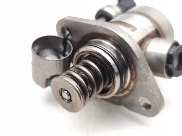 Skoda Kodiaq korkeapaineen ruiskupumppu OEM 06Q127025R image 6