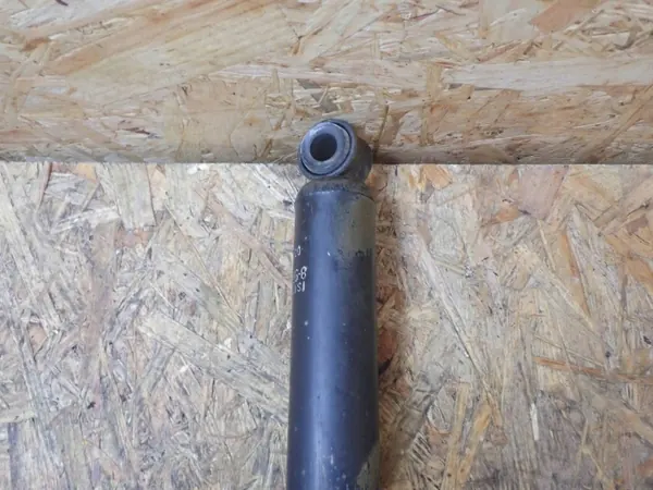 Taka-iskunvaimennin vasen OEM 897559554 image 4