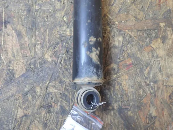 Taka-iskunvaimennin vasen OEM 897559554 image 6