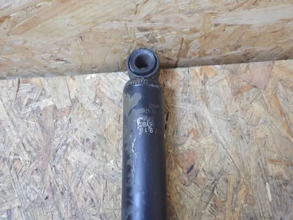 Taka-iskunvaimennin vasen OEM 897559554 image 8
