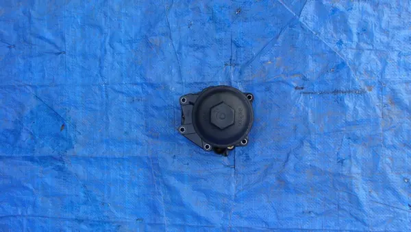 Oljefilterhus Audi A8 D5 3.0 TFSI 06M115401K image 2