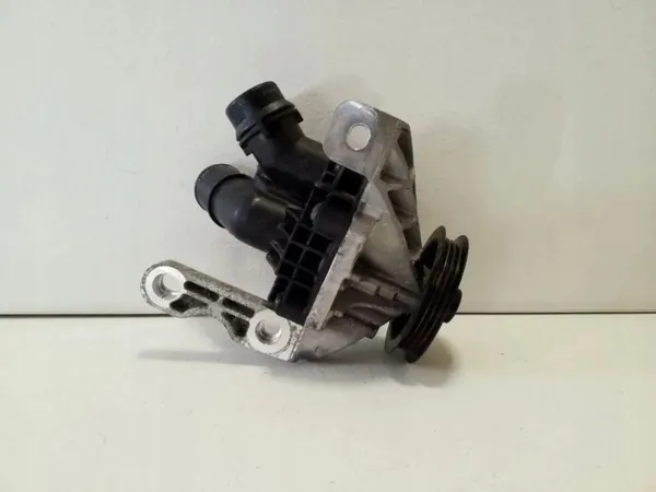 Pompe à eau Volvo XC40 OEM 31492210 - Occasion image 7
