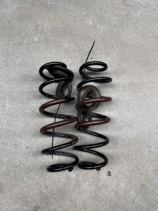 Rear Suspension Springs Toyota Yaris GR 22r OEM image 1