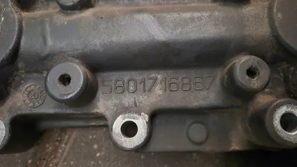 Couvercle de refroidisseur d'huile Iveco - 5801716867 image 7