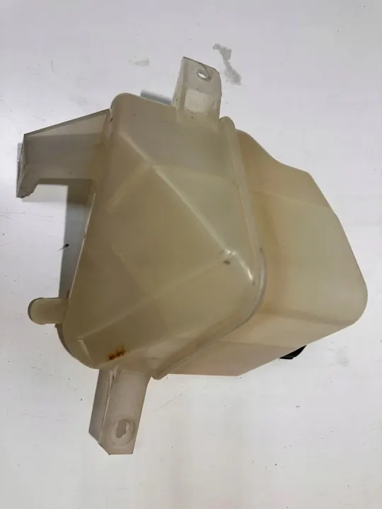 Réservoir d'égalisation de pression OEM 1118-1311010 Lada Kalina image 4