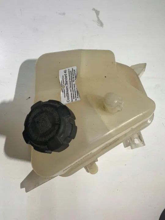 Réservoir d'égalisation de pression OEM 1118-1311010 Lada Kalina image 5