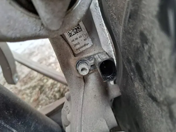 OEM 4M0616002AK Taka oikea pallot Audi Q7 4M 2015 image 4