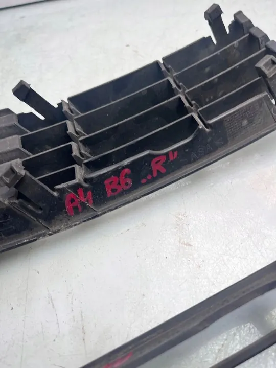 Rejilla de Parachoques Izquierda AUDI A4 2003 8E0807681 image 5