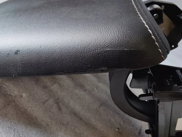 Volvo V60 2020 Accoudoir 31469700 image 2