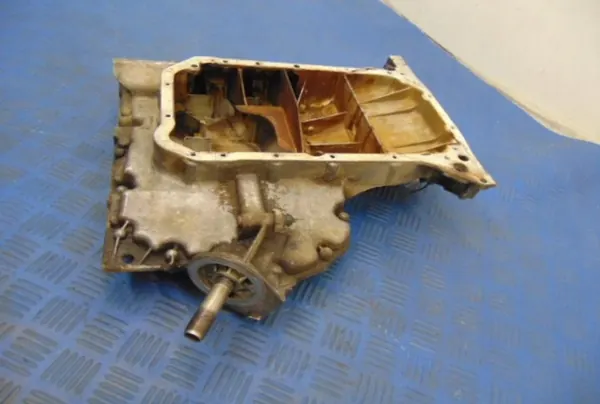 AUDI A6 C5 2.4 V6 Oljepanna image 2