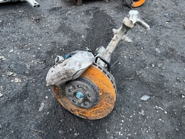 MERCEDES GLC W253 4MATIC Höger Framskruv A2533301300 image 2