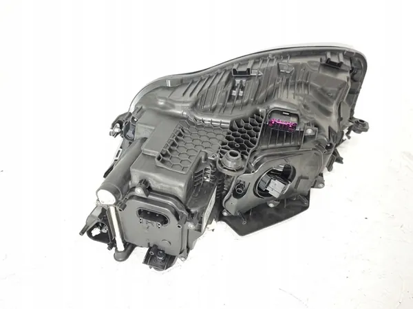 Farol direito VW Touareg III Full LED image 5