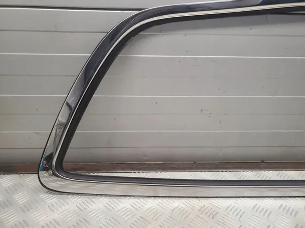 Chrysler Pacifica Taka vasen puoli OEM 68227297AD image 3