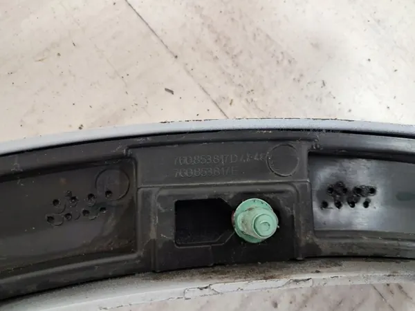 OEM 760853817D VW Touareg III Cache Aile Boue Gauche Arrière image 10