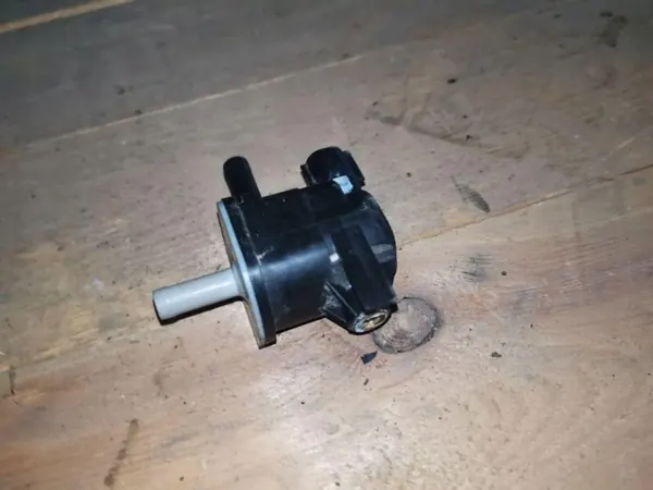 Subaru OE turboundertrycksventil OEM 16131AA060 image 3