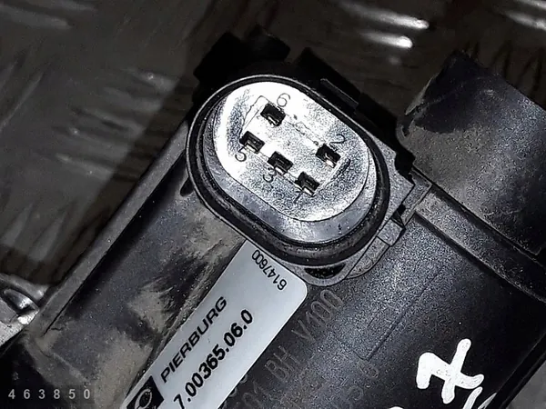 EGR-venttiili VW Transporter T5 2007 1900 TDI OEM 038131501BH image 3