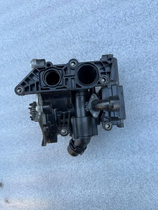 Thermostat Pompe à Eau OEM 06L121111H pour VW Group image 5
