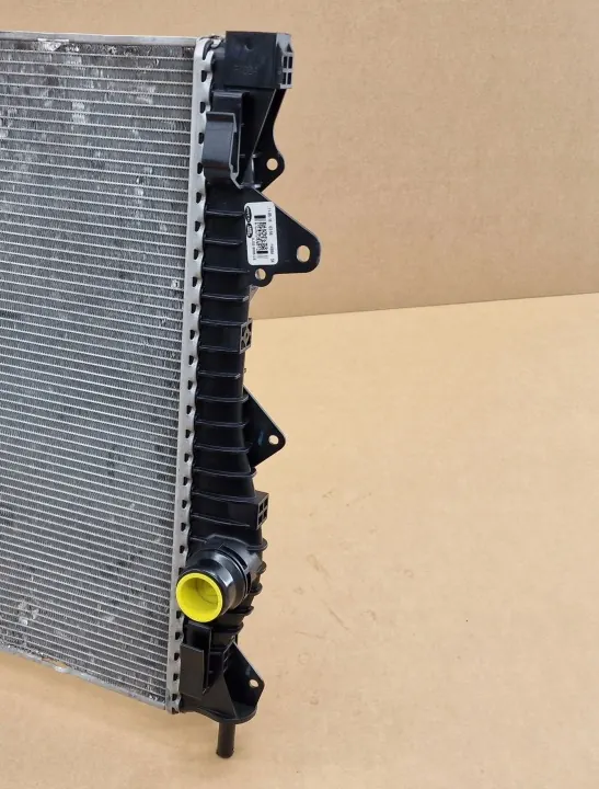 Waterradiator OEM GJ32-8005-CB voor Jaguar/Land Rover image 5